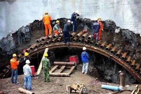 海门隧道钢花管支护案例